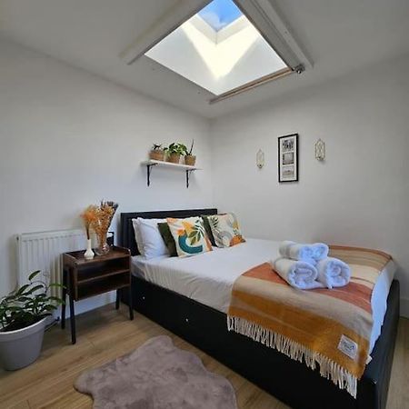 ロンドンWest Kensington Bright Flatアパートメント エクステリア 写真
