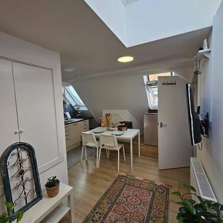 ロンドンWest Kensington Bright Flatアパートメント エクステリア 写真