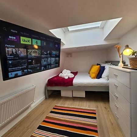 ロンドンWest Kensington Bright Flatアパートメント エクステリア 写真