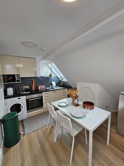 ロンドンWest Kensington Bright Flatアパートメント エクステリア 写真