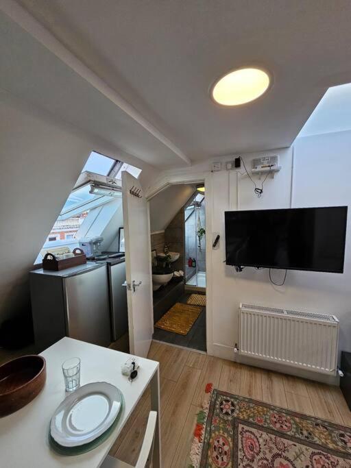ロンドンWest Kensington Bright Flatアパートメント エクステリア 写真